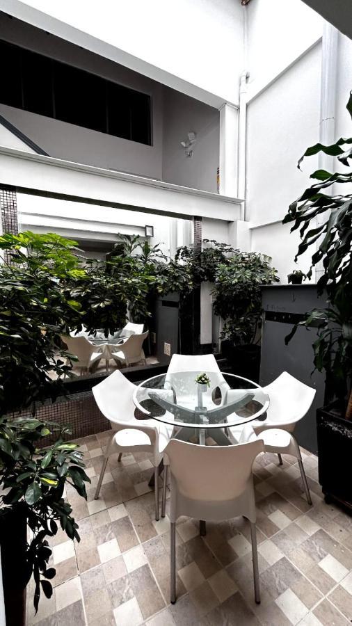 Hostal Lleras Calle 8 Medellín Kültér fotó