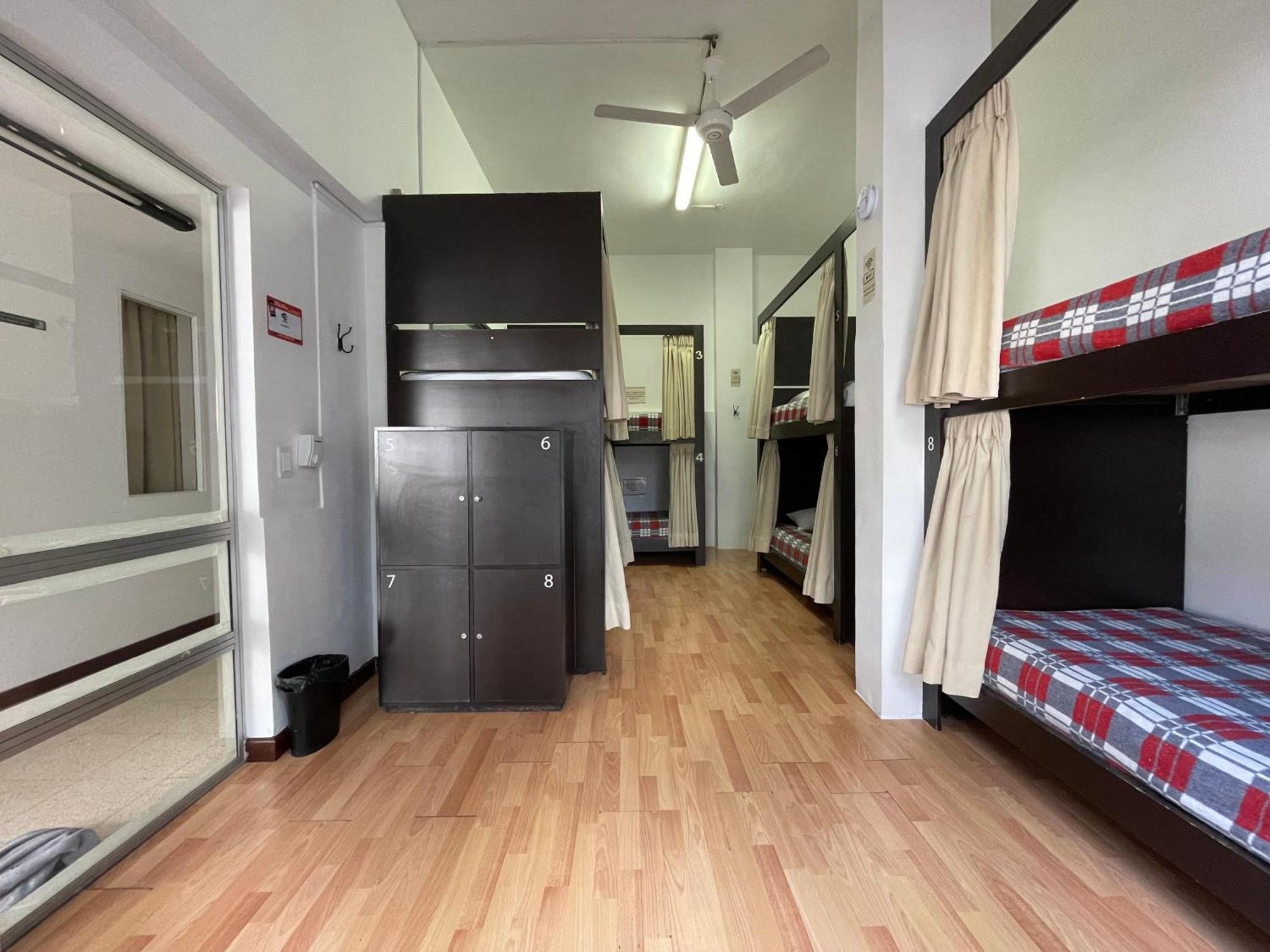 Hostal Lleras Calle 8 Medellín Kültér fotó