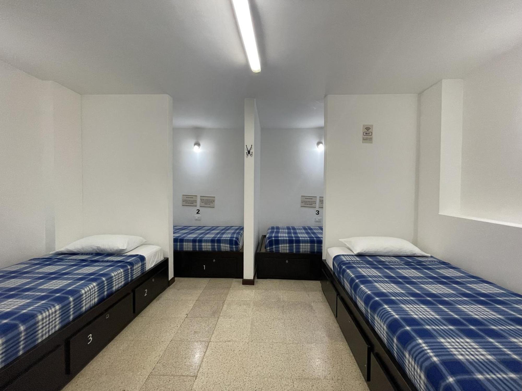 Hostal Lleras Calle 8 Medellín Kültér fotó