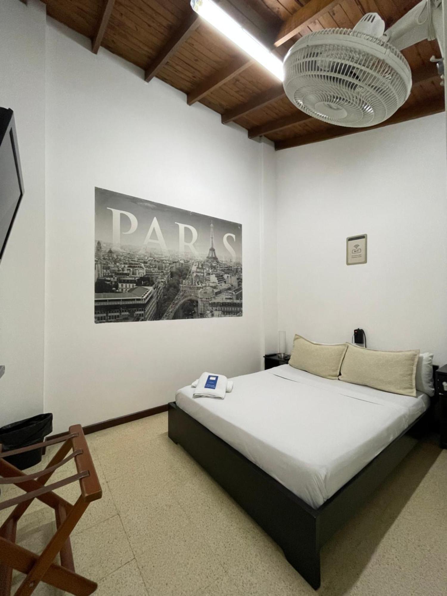 Hostal Lleras Calle 8 Medellín Kültér fotó