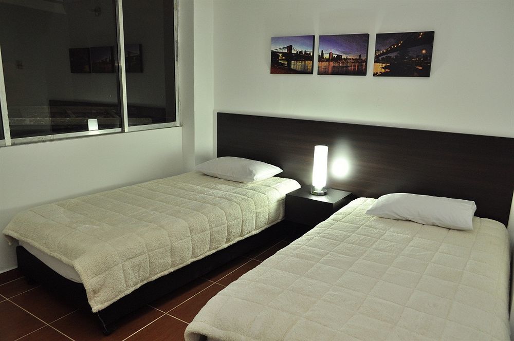 Hostal Lleras Calle 8 Medellín Kültér fotó