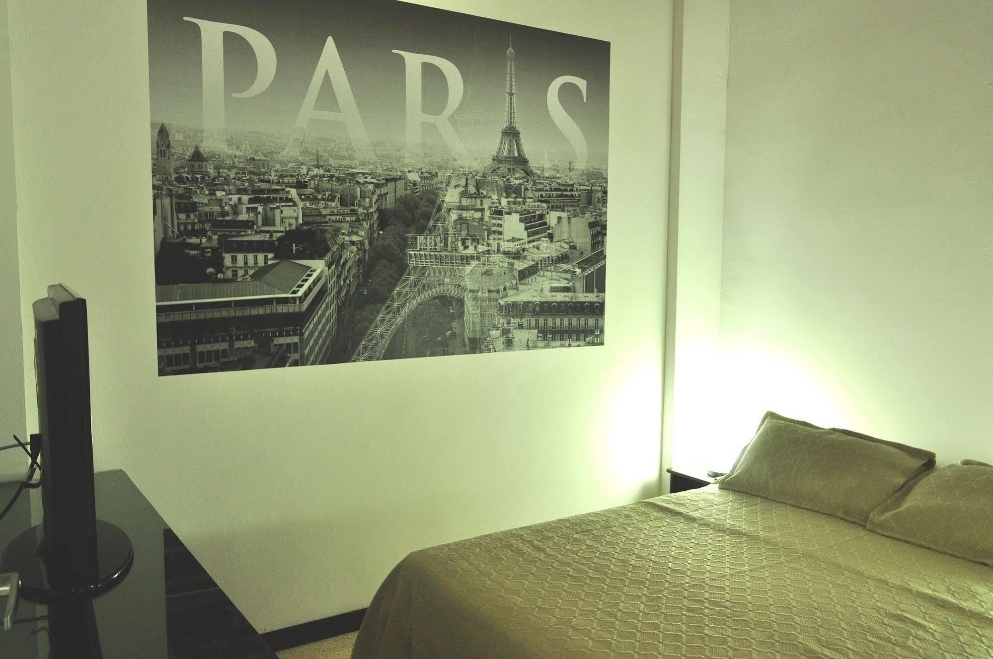 Hostal Lleras Calle 8 Medellín Kültér fotó